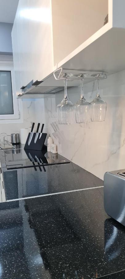 Cozy Apartment With Garden Near Town Center, Fully Renovated. アテネ エクステリア 写真