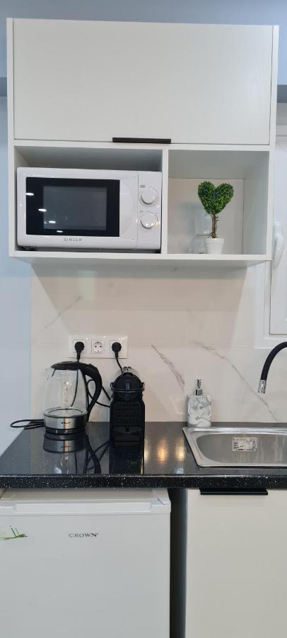 Cozy Apartment With Garden Near Town Center, Fully Renovated. アテネ エクステリア 写真